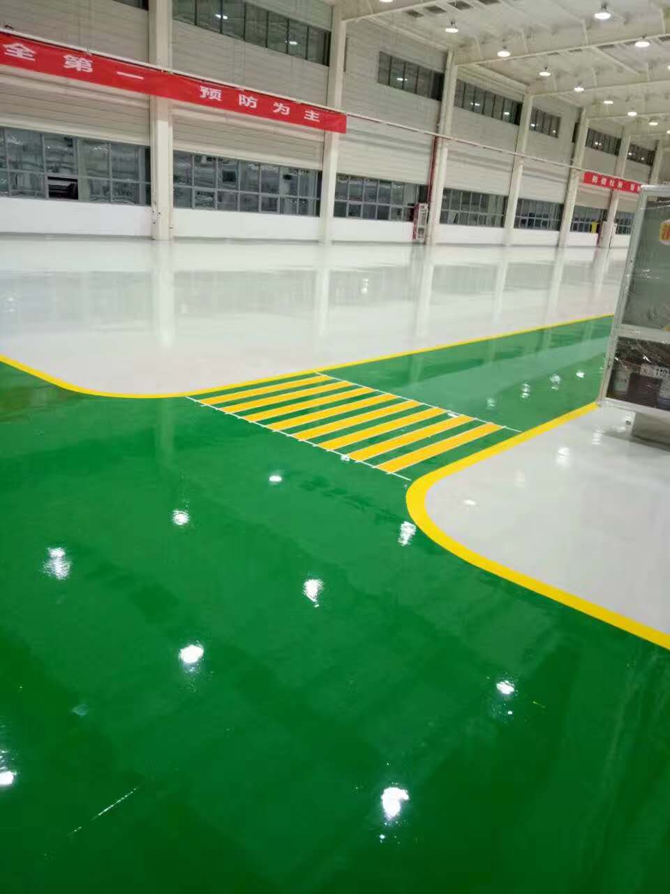 環(huán)氧地坪的自然石材紋理設(shè)計(jì)：高級(jí)感與自然美的結(jié)合